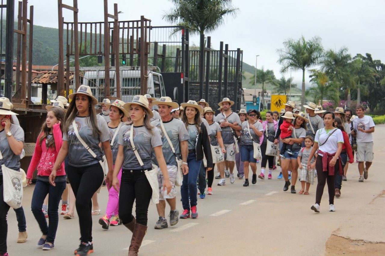 Nos Caminhos dos Tropeiros: caminhada reúne moradores e turistas