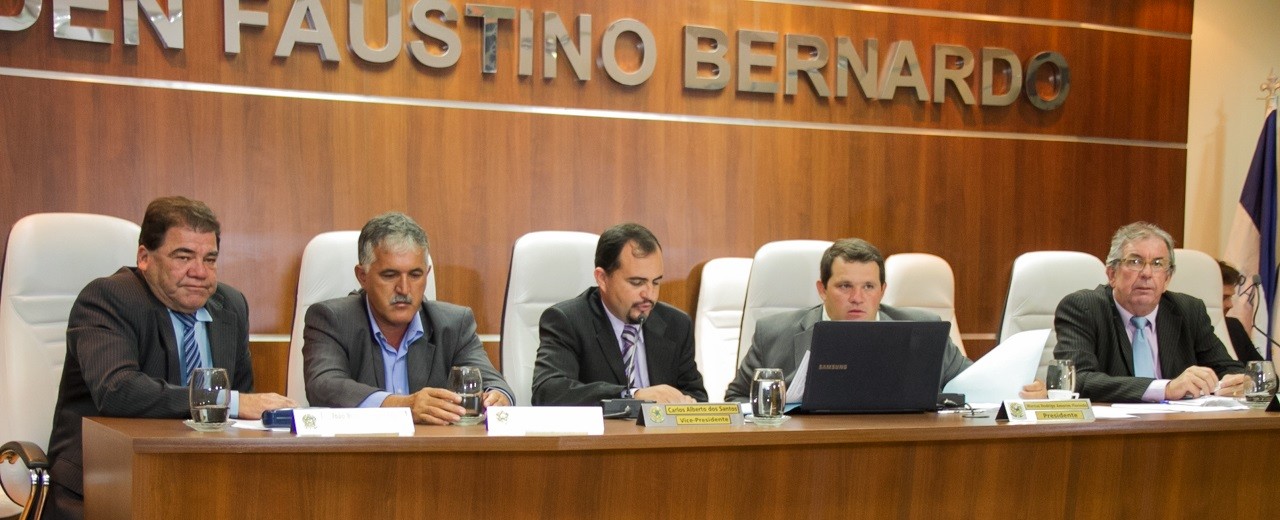 Vereadores discutem situação de Unidade de Saúde