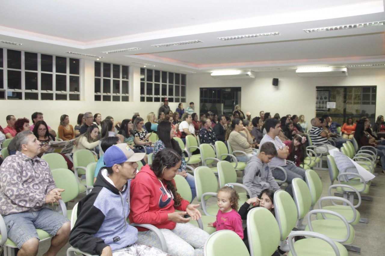 Parlamentares querem mais diálogo do Executivo com servidores municipais