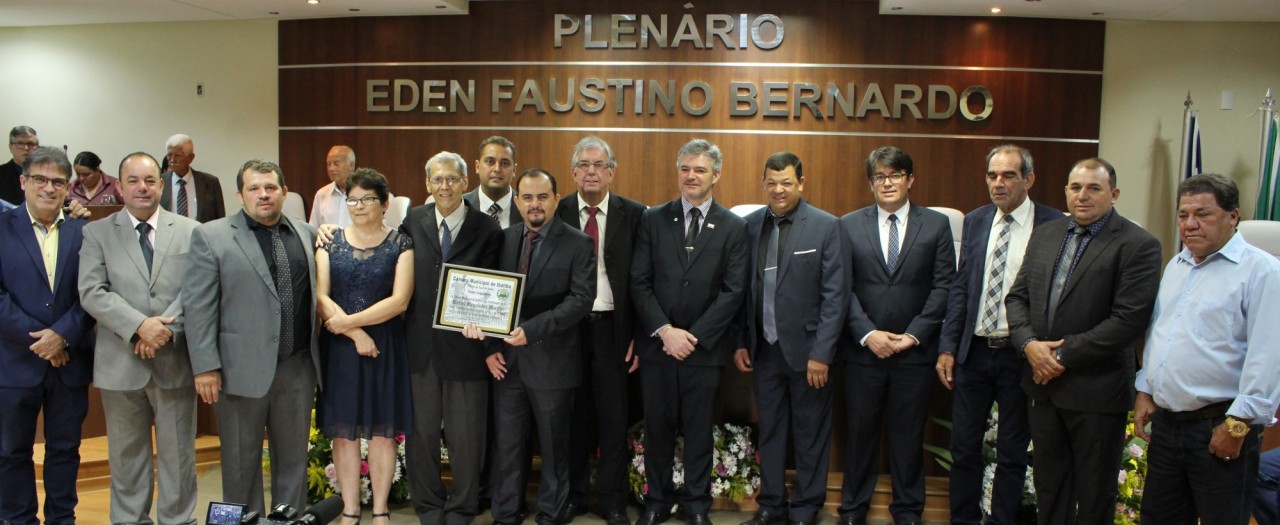 Primeiro funcionário da Câmara recebe homenagem em Sessão Solene