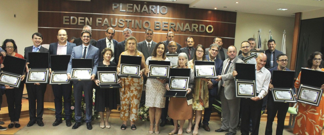 Títulos de Cidadão Ibatibense para homenagear 18 personalidades