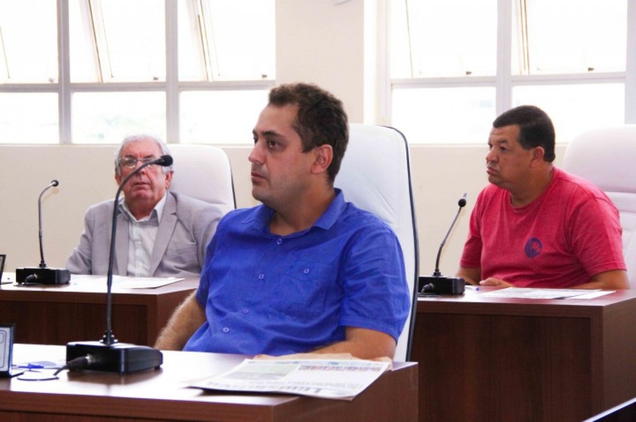 Vereadores debatem  Projeto de Lei de remanejamento e alocação de servidores