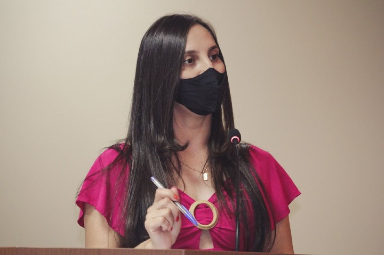 Discurso da vereadora Emiliane Lázaro (PMN)  confira o que destacou a parlamentar durante Sessão Ordinária