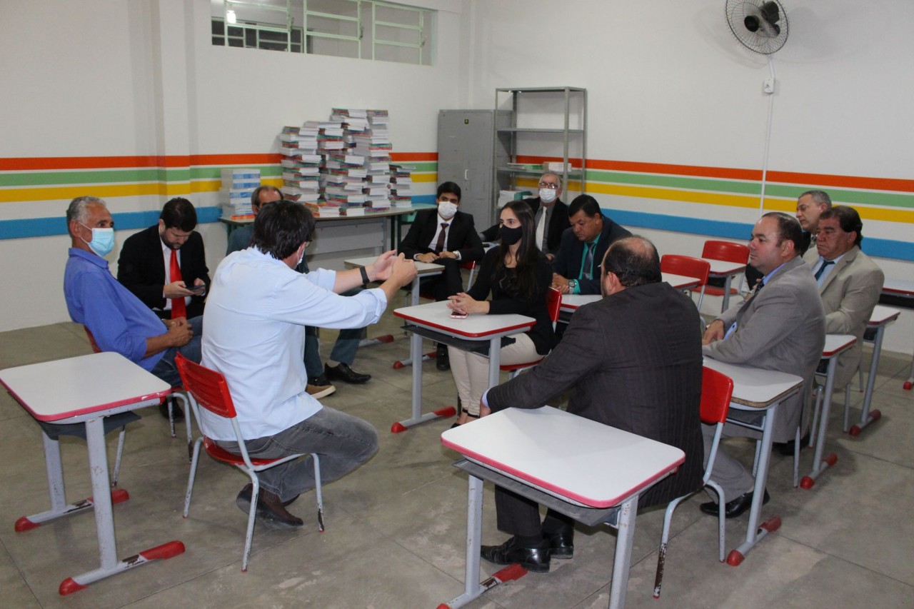 Vereadores recebem Prefeito para discussão de Projetos