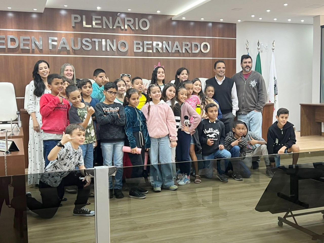 Alunos visitam a Câmara de Ibatiba através do projeto Escolas no Legislativo