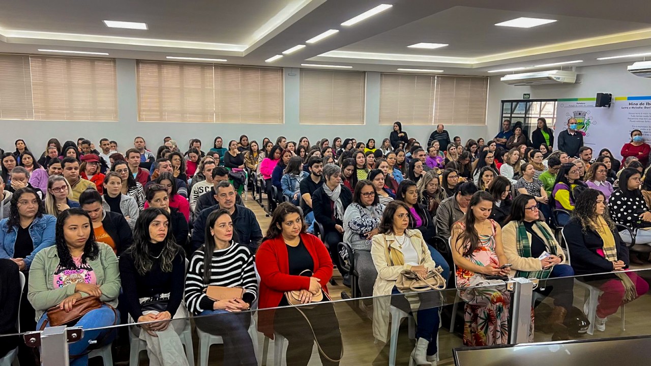 Profissionais da Educação estão participando de formação em Educação Especial