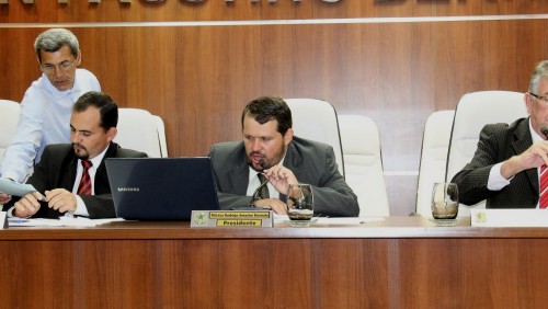 Vereadores avaliam renovação de contrato do município com a Cesan