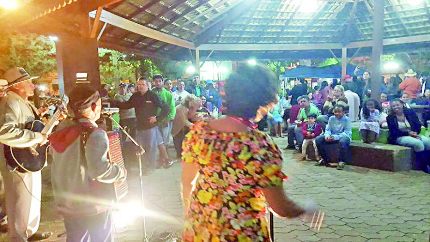 Pouso da Tropa na Praça David Gomes