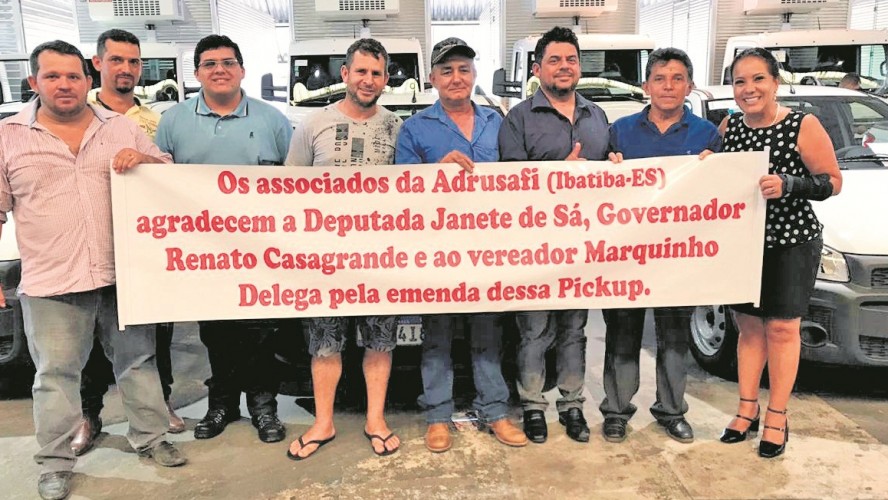 vereador entrega benefício à associação