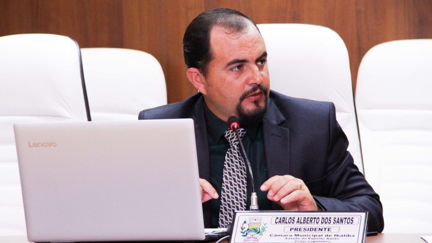 O presidente da Câmara Carlos Alberto dos Santos encaminhou ofício solicitando mais transparência sobre situação das ambulâncias ao prefeito Luciano Pingo