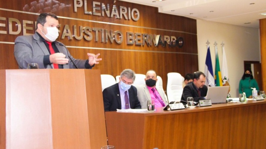 Vereador Marcus Delega durante uso da Tribuna na última sessão