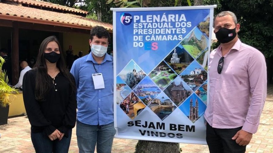 vereadora Emiliane Lázaro durante sessão da Câmara