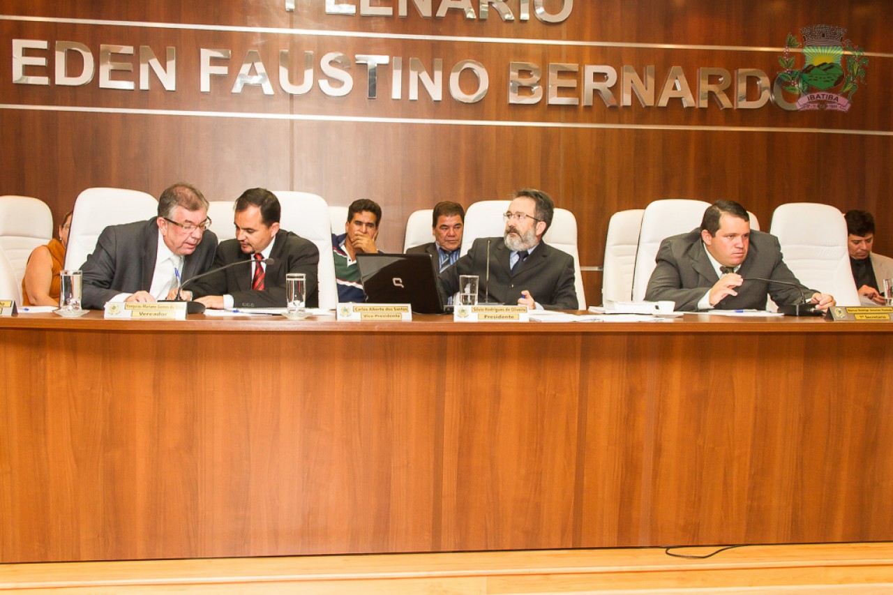Câmara vota projeto para reeleição da Mesa Diretora Câmara vota projeto para reeleição da Mesa Diretora