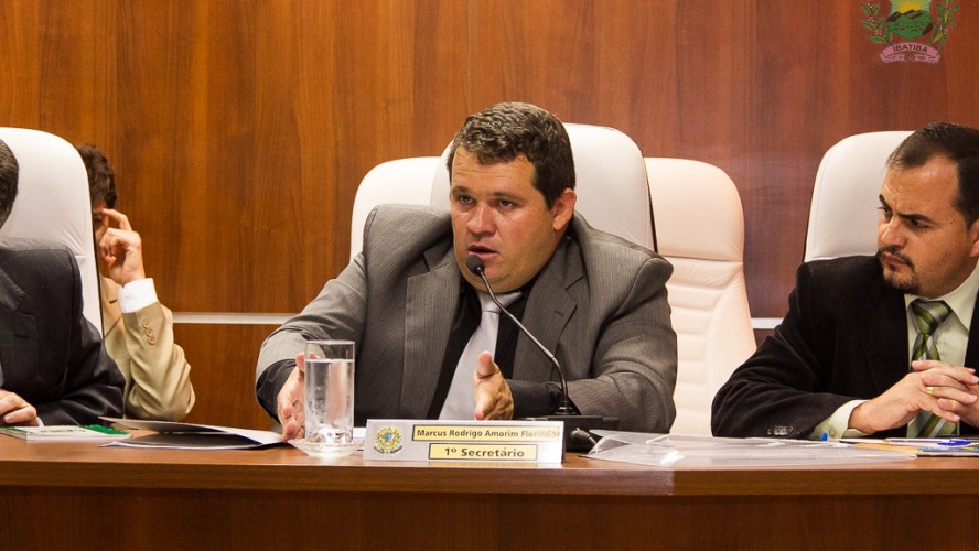 Vereador Lili da Barbearia durante uso da Tribuna, na última sessão Vereador Lili da Barbearia durante uso da Tribuna, na última sessão