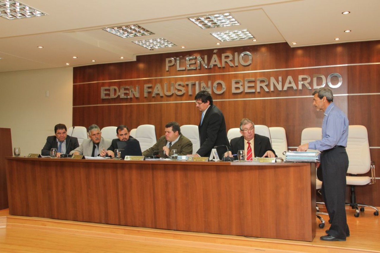 Crise hídrica: Câmara discute ações com poder público e sociedade Crise hídrica: Câmara discute ações com poder público e sociedade