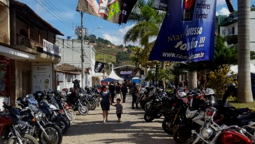 Ibatiba Motofest reúne centenas de motociclistas Ibatiba Motofest reúne centenas de motociclistas