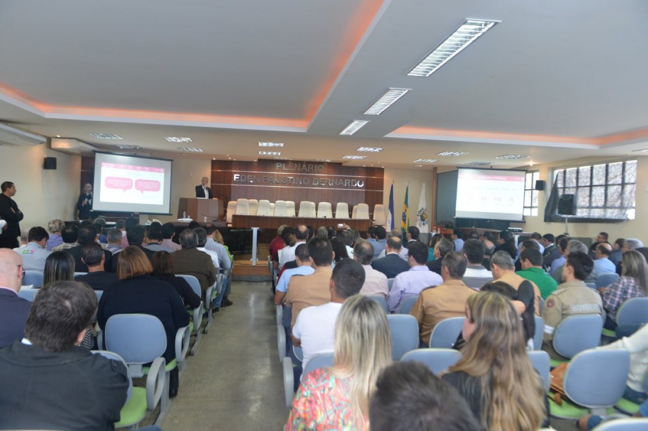 Audiência pública lota auditório da Câmara de Ibatiba Audiência pública lota auditório da Câmara de Ibatiba