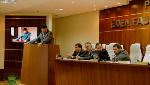 Projeto de Lei proíbe uso de logomarca no Execuivo Projeto de Lei proíbe uso de logomarca no Execuivo