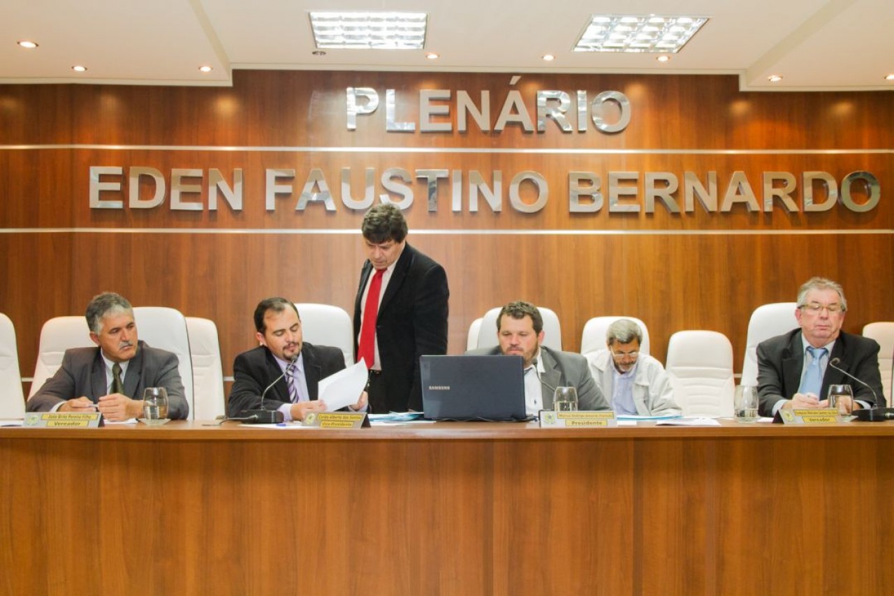 Câmara propõe audiência sobre mudança na divisa de MG e ES Câmara propõe audiência sobre mudança na divisa de MG e ES