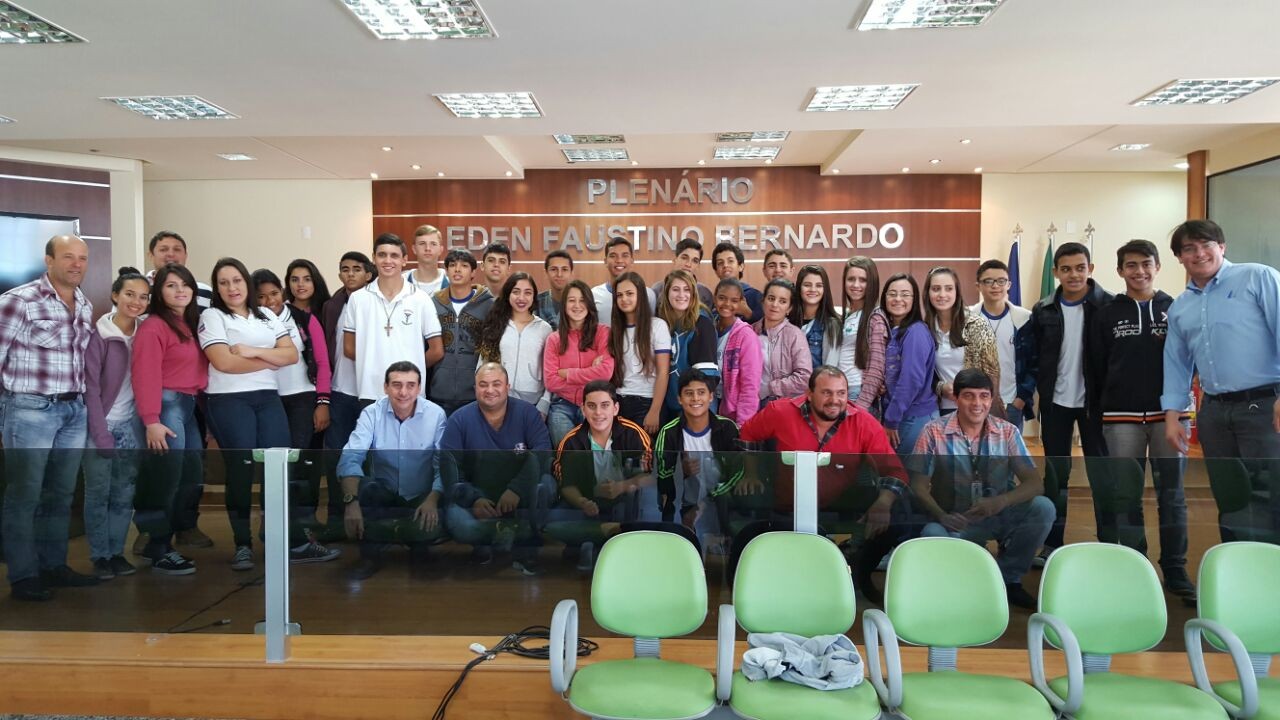 Alunos visitam a Câmara durante debate sobre Agricultura Alunos visitam a Câmara durante debate sobre Agricultura