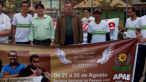 Câmara participa de ato público em defesa da APAE e Pestalozzi Câmara participa de ato público em defesa da APAE e Pestalozzi
