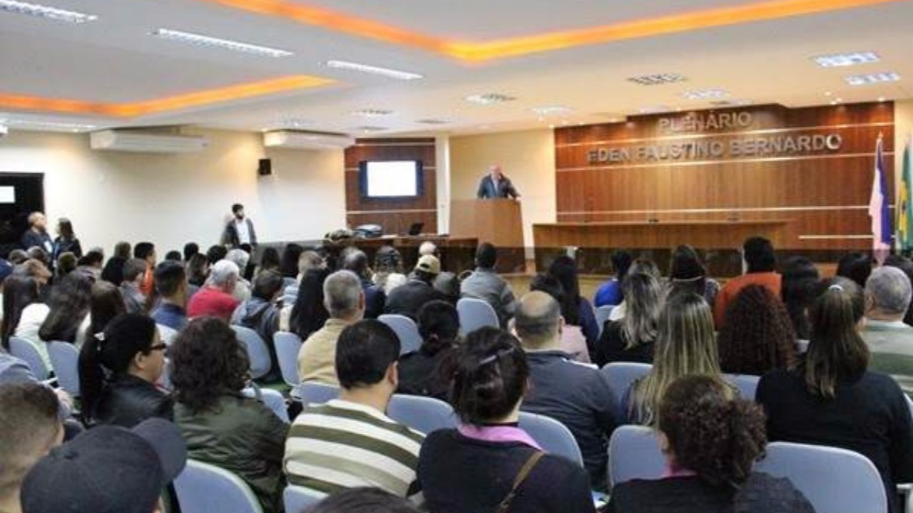 Comércio Total: empreendedores de Ibatiba lotam a Câmara Comércio Total: empreendedores de Ibatiba lotam a Câmara