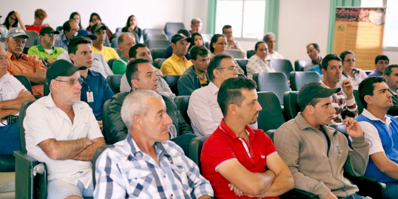 Encontro de Produtores de Café de Ibatiba discute reuso da água Encontro de Produtores de Café de Ibatiba discute reuso da água
