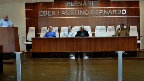 Jovens prestam Juramento à Bandeira Jovens prestam Juramento à Bandeira