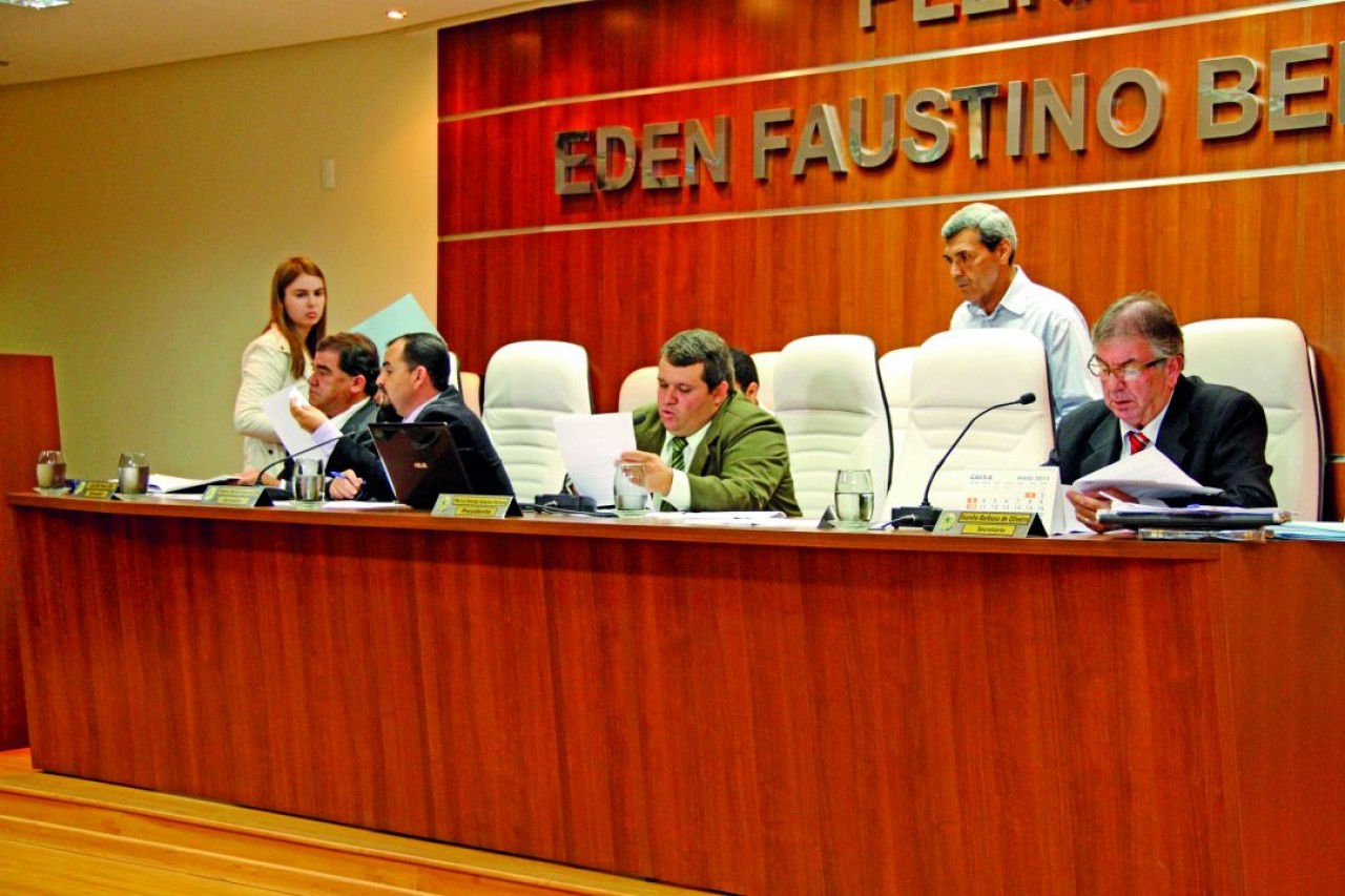 Recesso parlamentar até o dia 11 de agosto Recesso parlamentar até o dia 11 de agosto