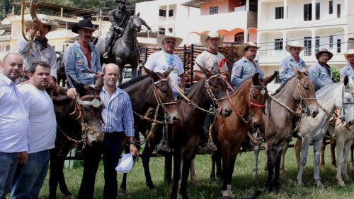 Expedição Tropeira faz pouso em Ibatiba  Expedição Tropeira faz pouso em Ibatiba