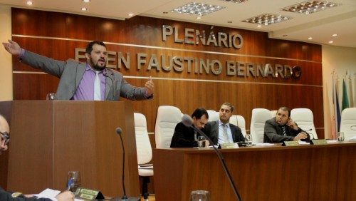 Vereadores avaliam primeiro semestre da atual gestão municipal Vereadores avaliam primeiro semestre da atual gestão municipal