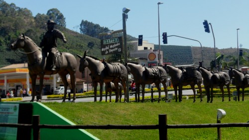 Prédios públicos e monumentos terão placas explicativas Prédios públicos e monumentos terão placas explicativas