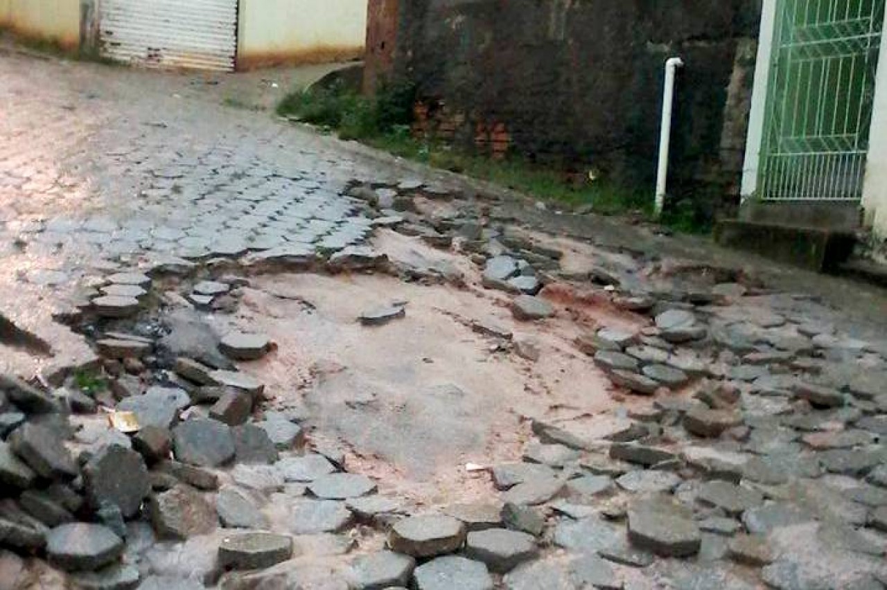 População cobra serviços de obras e limpeza pública População cobra serviços de obras e limpeza pública