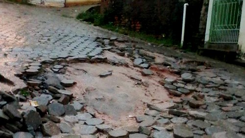 População cobra serviços de obras e limpeza pública População cobra serviços de obras e limpeza pública
