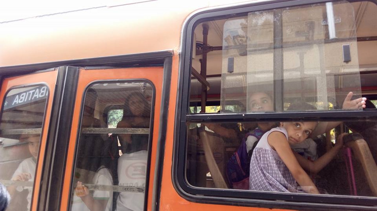 Lotação de transportes escolares preocupa vereadores Lotação de transportes escolares preocupa vereadores