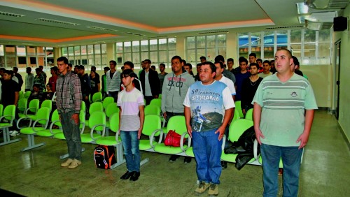 Jovens fazem juramento à Bandeira Jovens fazem juramento à Bandeira