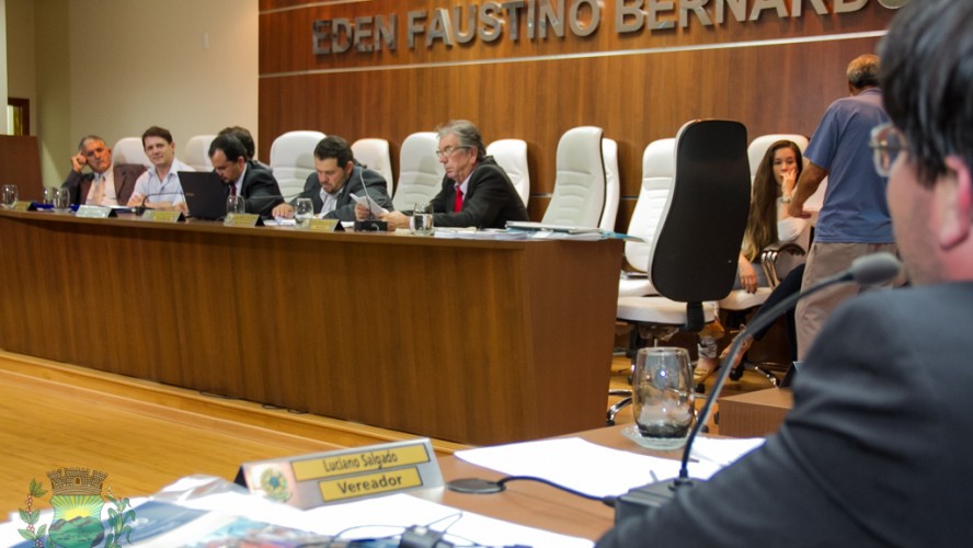 Vereador Lili da Barbearia durante uso da Tribuna, na última sessão Vereador Lili da Barbearia durante uso da Tribuna, na última sessão