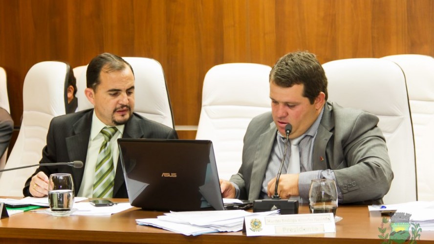 Vereador Lili da Barbearia durante uso da Tribuna, na última sessão Vereador Lili da Barbearia durante uso da Tribuna, na última sessão