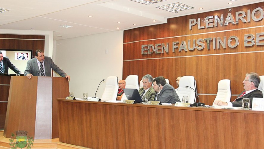 Vereador Ivanito Barbosa durante sessão da Câmara Vereador Ivanito Barbosa durante sessão da Câmara