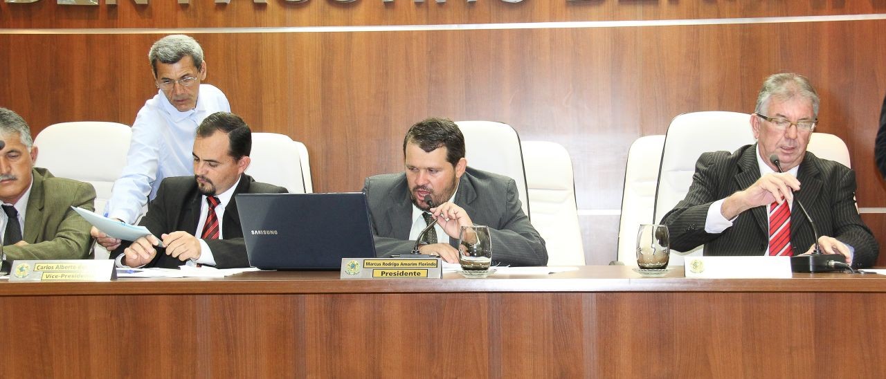 Vereadores avaliam renovação de contrato do município com a Cesan