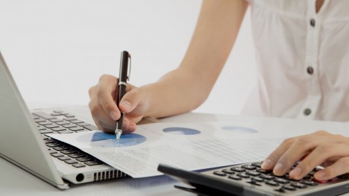 Câmara aprova projeto para participação de economistas em Concurso Câmara aprova projeto para participação de economistas em Concurso