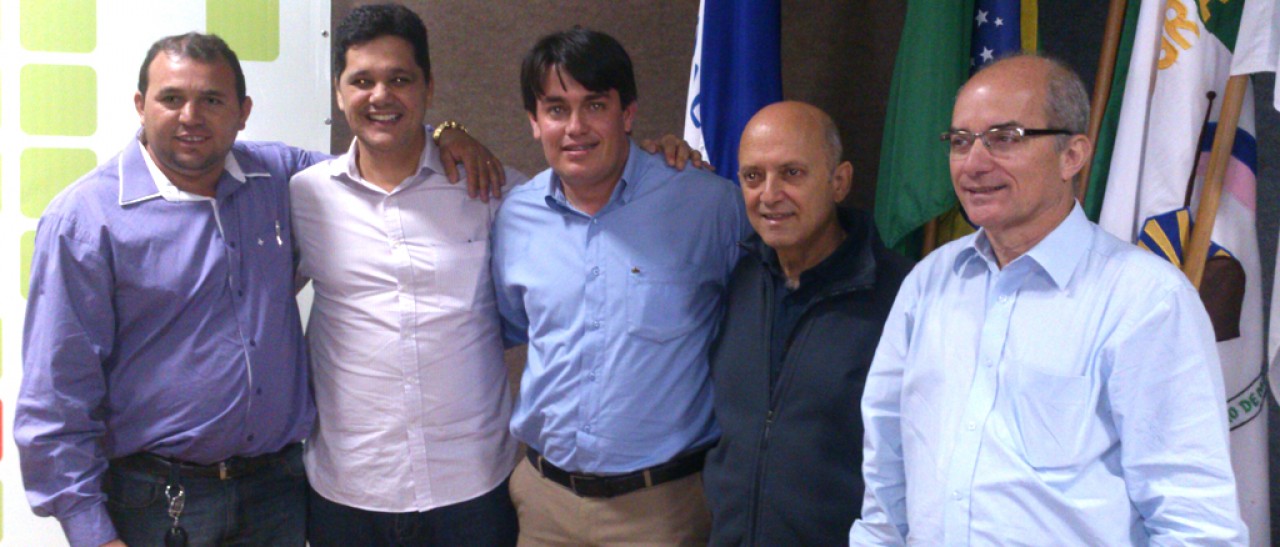Vereadores participam de debate sobre BR 262 Vereadores participam de debate sobre BR 262