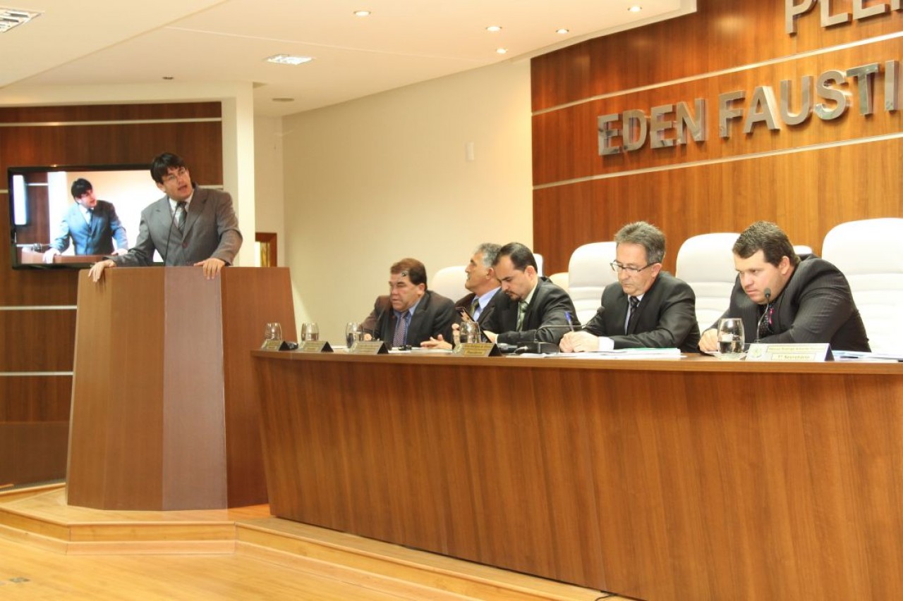 Câmara aprova Lei de Diretrizes Orçamentárias de 2015 Câmara aprova Lei de Diretrizes Orçamentárias de 2015