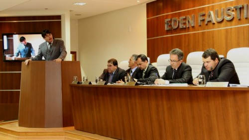 Câmara aprova Lei de Diretrizes Orçamentárias de 2015 Câmara aprova Lei de Diretrizes Orçamentárias de 2015
