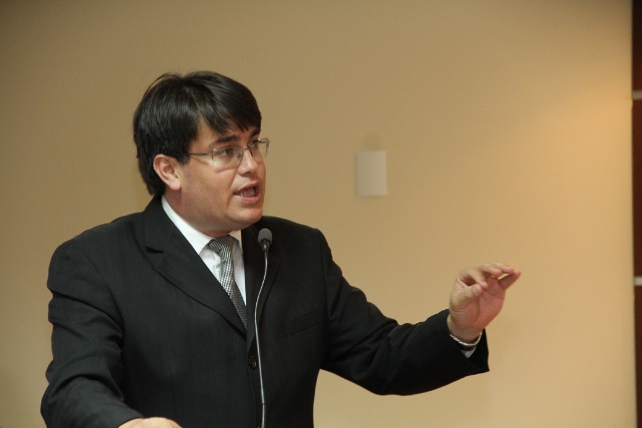 Luciano defende reflorestamento de área em Crisciúma Luciano defende reflorestamento de área em Crisciúma