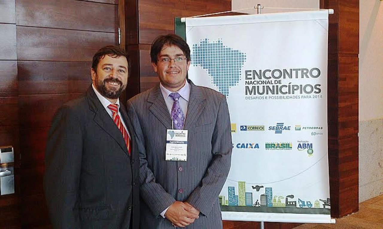 Vereador participa de Encontro de Municípios em Brasília Vereador participa de Encontro de Municípios em Brasília