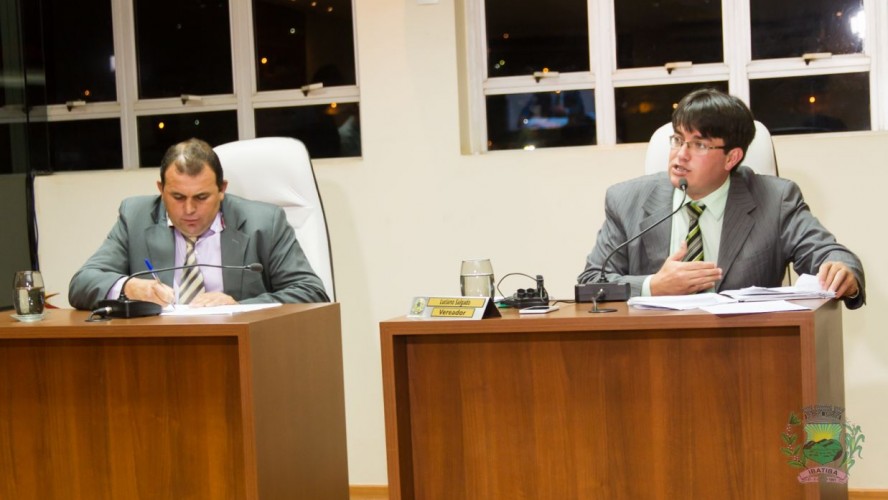 Vereador Lili da Barbearia durante uso da Tribuna, na última sessão Vereador Lili da Barbearia durante uso da Tribuna, na última sessão