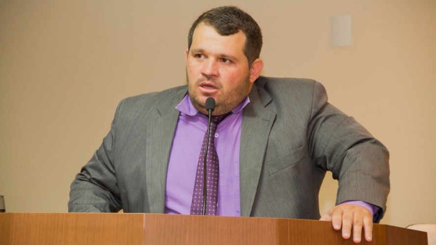 Vereador Roberto Magnético durante discurso Vereador Roberto Magnético durante discurso