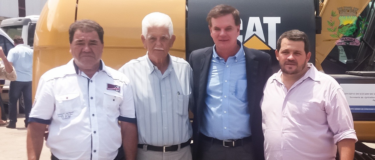 Ibatiba recebe máquina retroescavadeira hidráulica Ibatiba recebe máquina retroescavadeira hidráulica