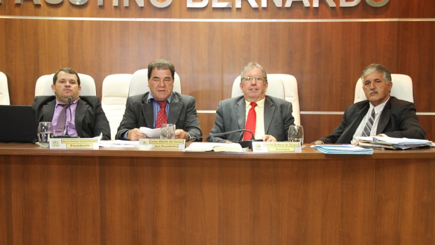 Vereador Lili da Barbearia durante uso da Tribuna, na última sessão Vereador Lili da Barbearia durante uso da Tribuna, na última sessão